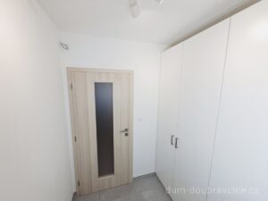 Rodinný dům Doubravčice. Předsíň foto 1